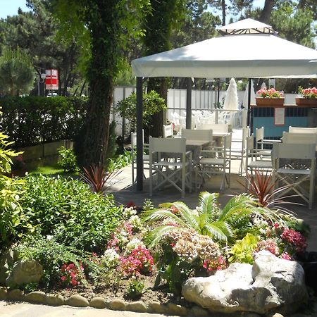 Hotel Sahara Milano Marittima Ngoại thất bức ảnh