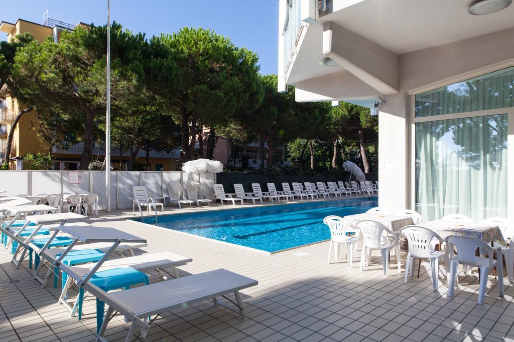 Hotel Sahara Milano Marittima Ngoại thất bức ảnh