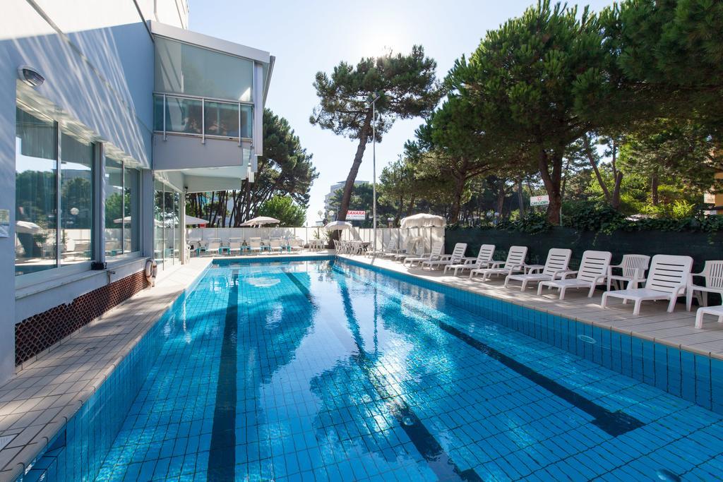 Hotel Sahara Milano Marittima Ngoại thất bức ảnh