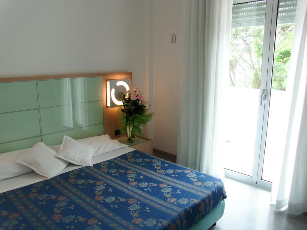 Hotel Sahara Milano Marittima Ngoại thất bức ảnh