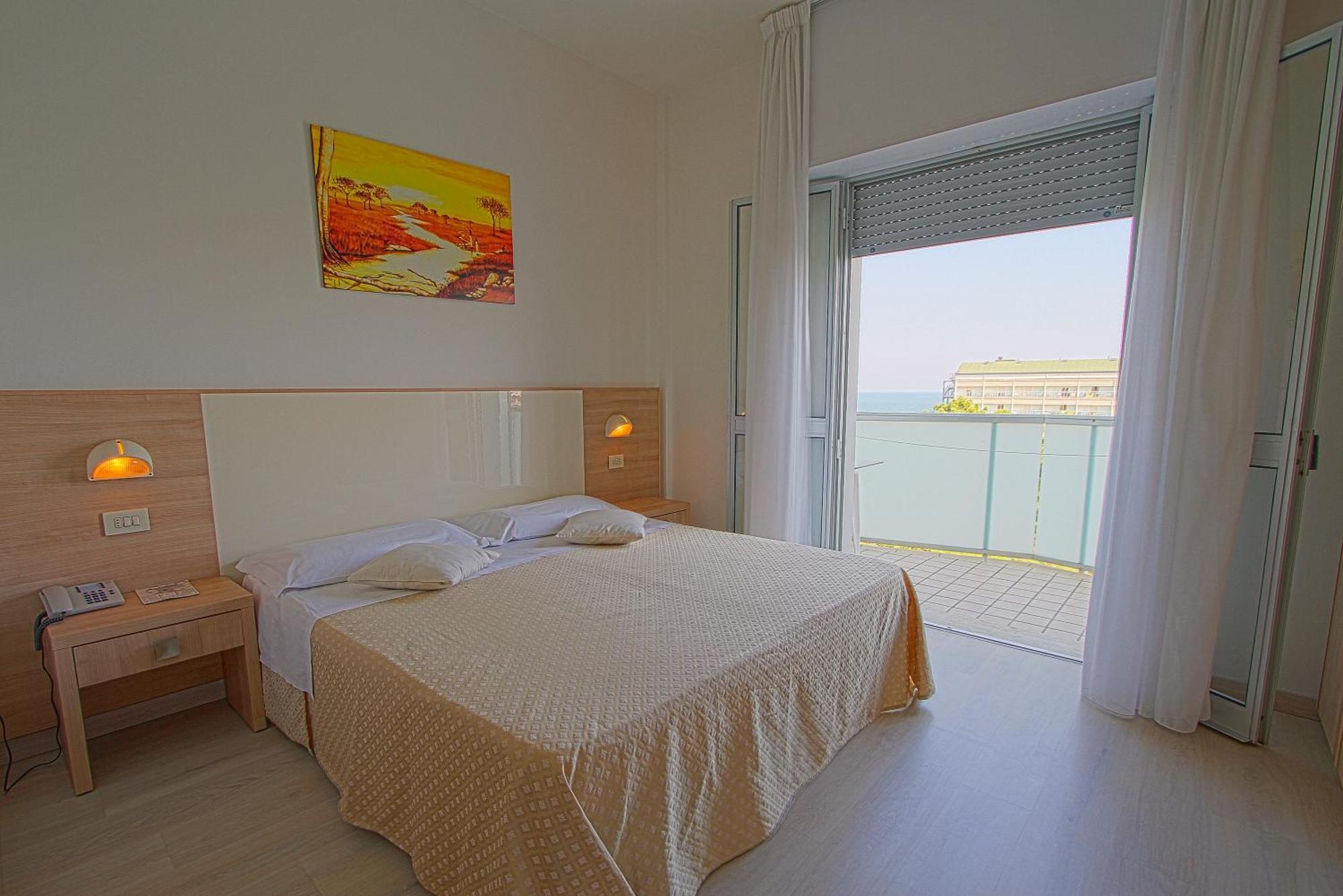 Hotel Sahara Milano Marittima Ngoại thất bức ảnh