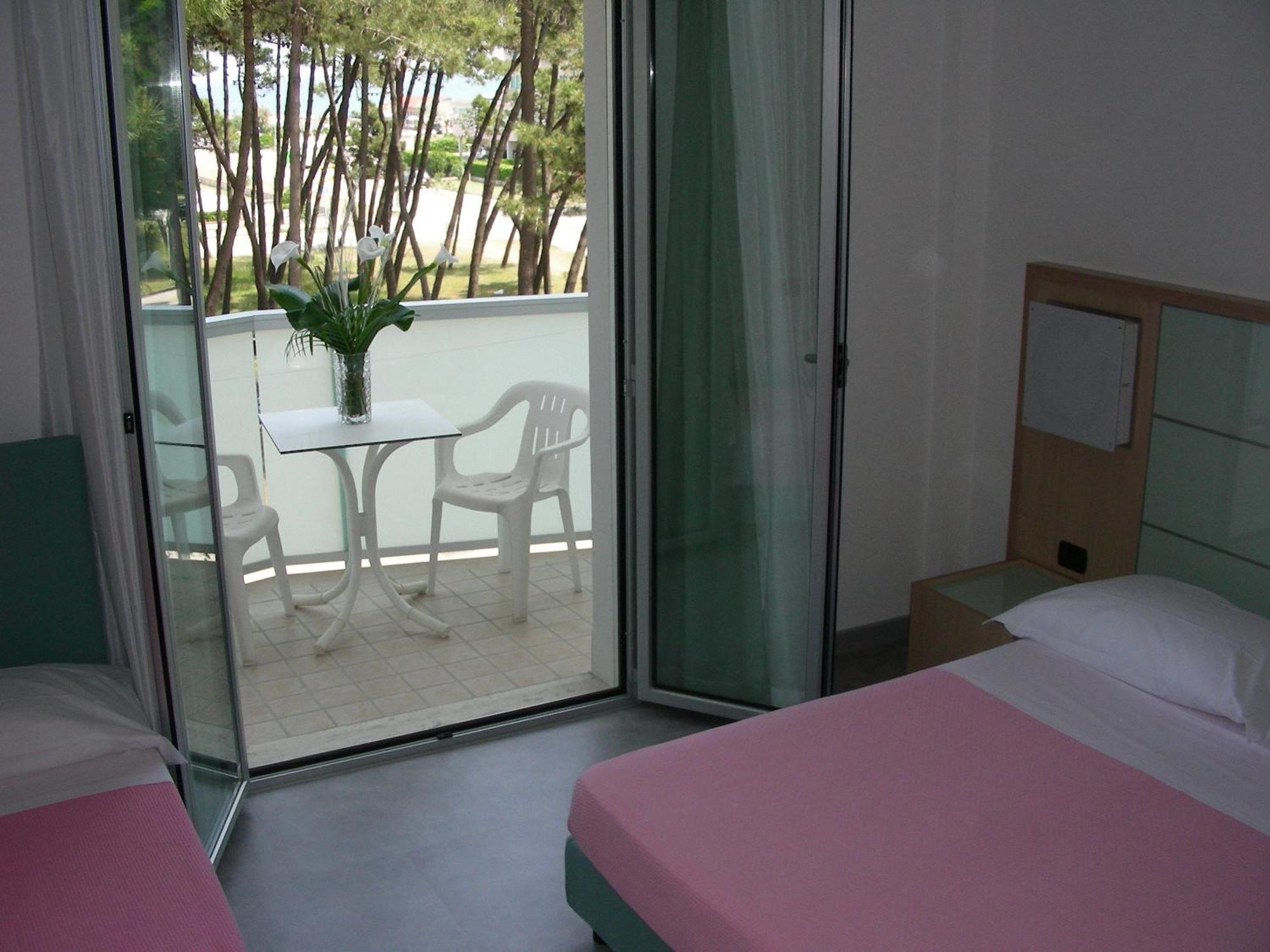 Hotel Sahara Milano Marittima Ngoại thất bức ảnh