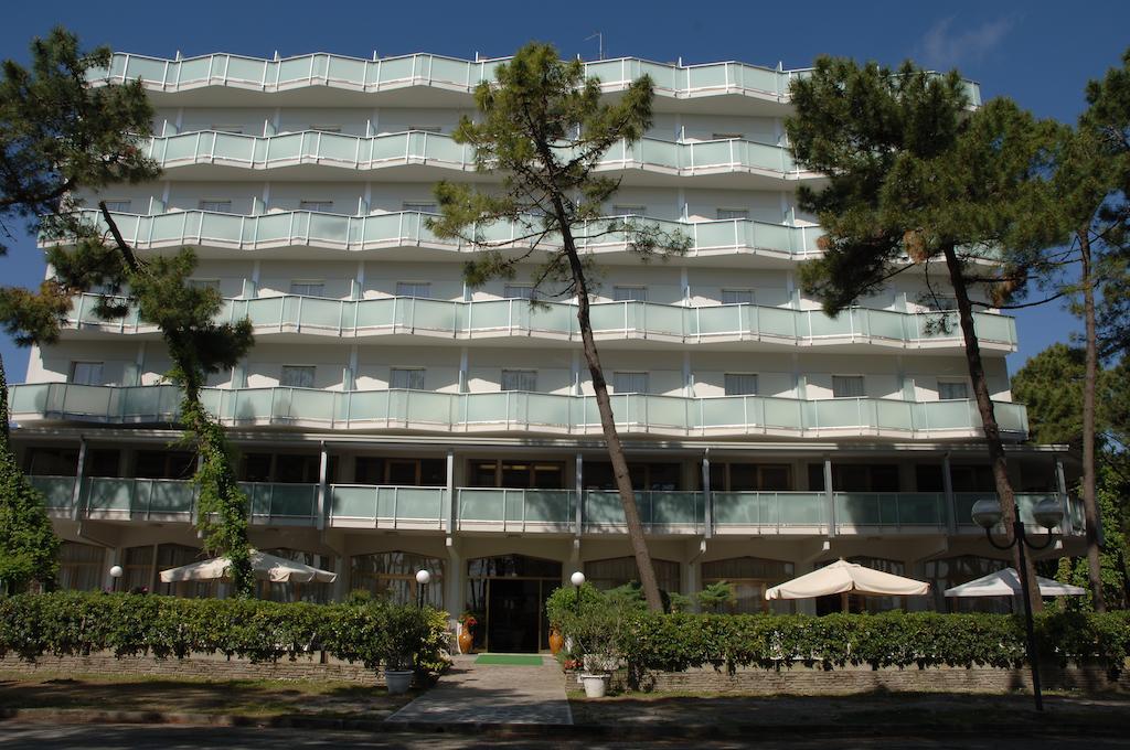 Hotel Sahara Milano Marittima Ngoại thất bức ảnh