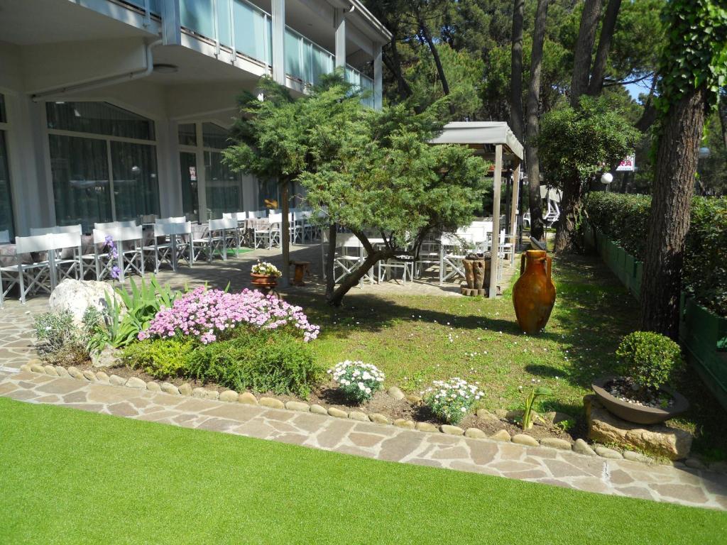 Hotel Sahara Milano Marittima Ngoại thất bức ảnh