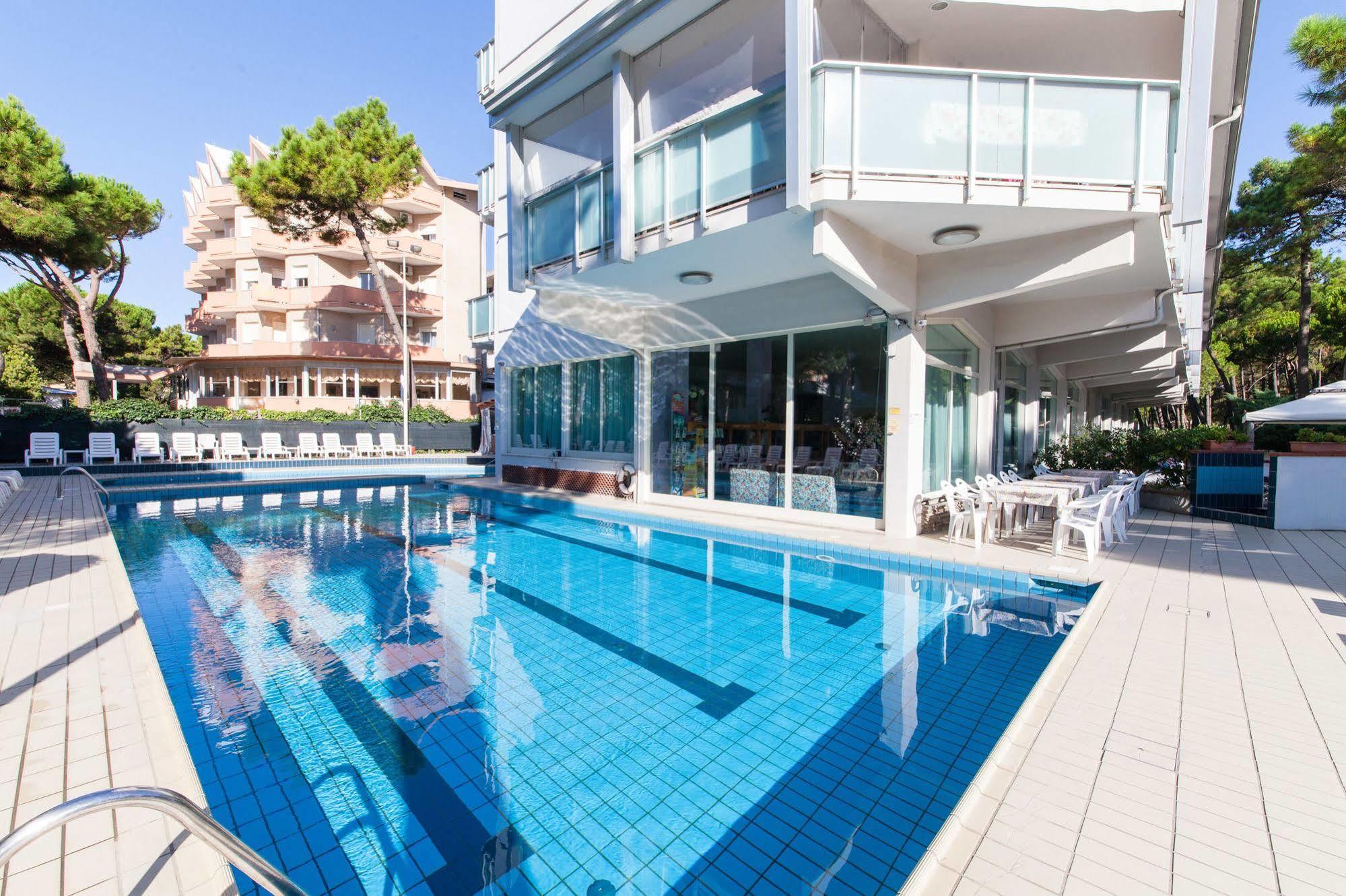 Hotel Sahara Milano Marittima Ngoại thất bức ảnh