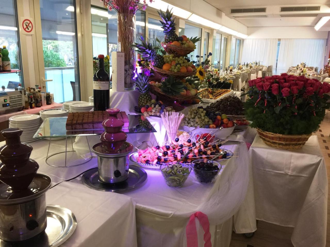 Hotel Sahara Milano Marittima Ngoại thất bức ảnh
