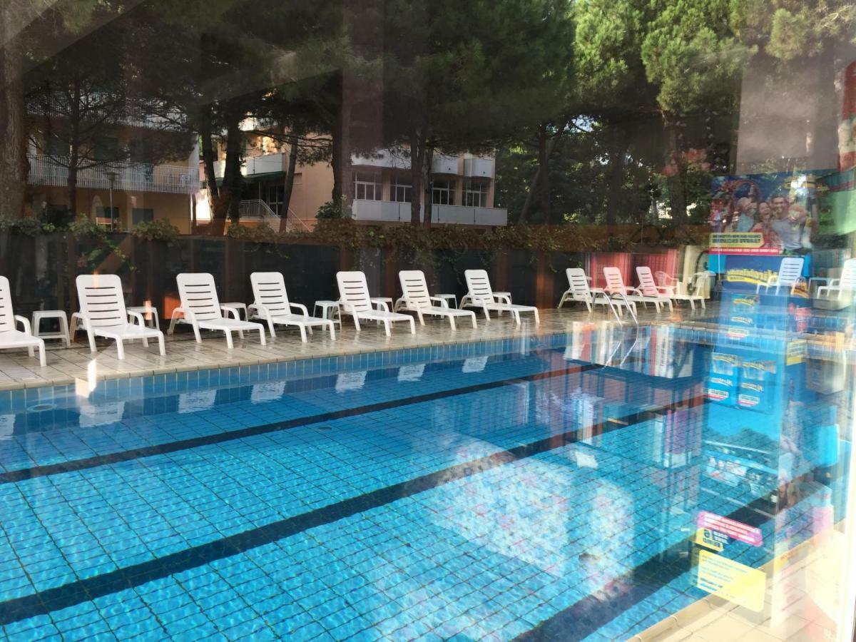 Hotel Sahara Milano Marittima Ngoại thất bức ảnh