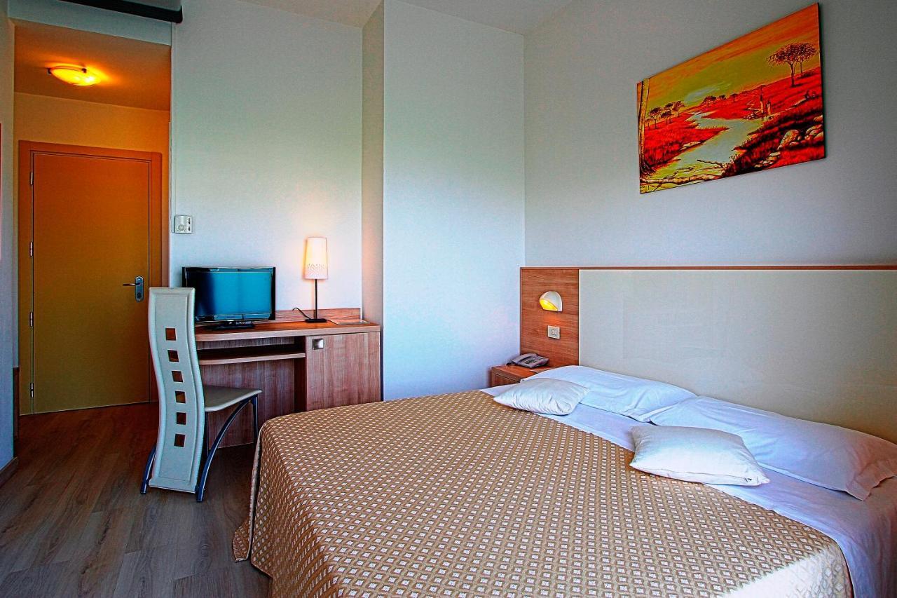 Hotel Sahara Milano Marittima Ngoại thất bức ảnh