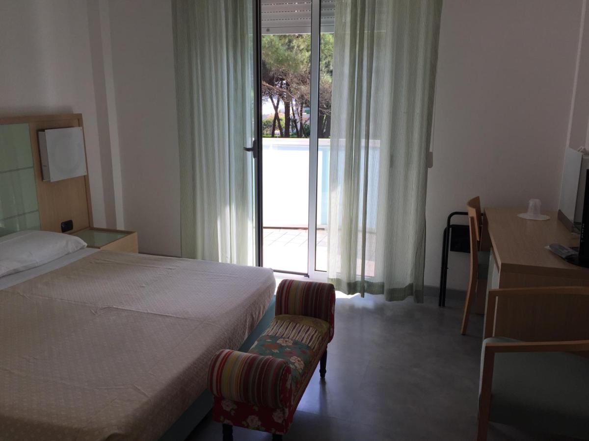 Hotel Sahara Milano Marittima Ngoại thất bức ảnh