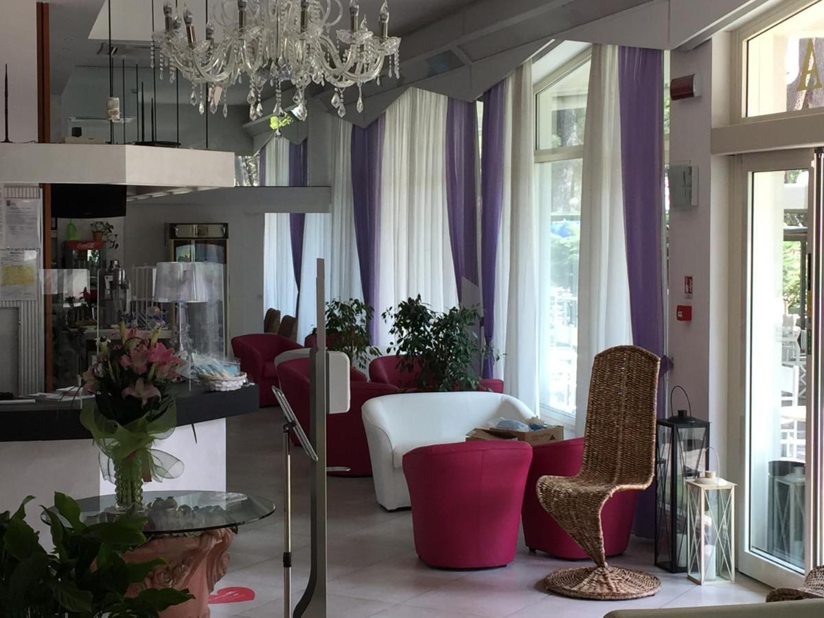Hotel Sahara Milano Marittima Ngoại thất bức ảnh